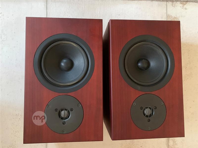 Linn Tukan Loudspeaker - 2 Pairs On Stands 